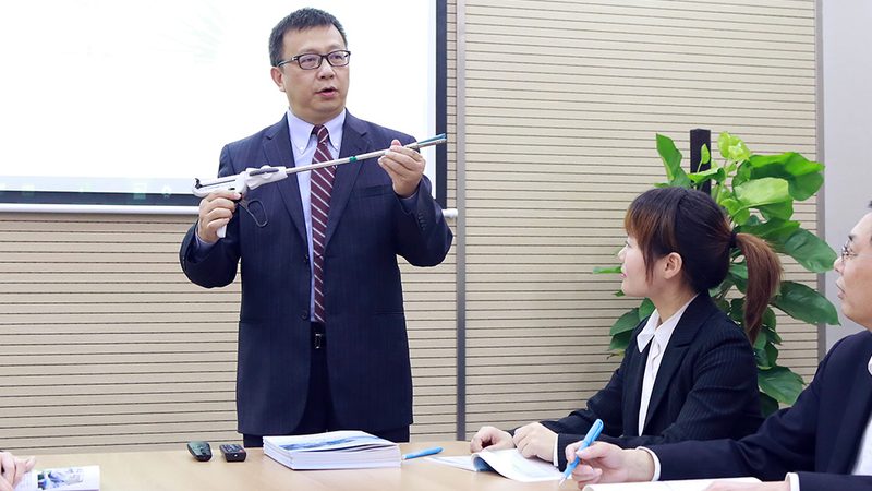 除了学历要求，女生学电工还需要具备一定的技能。以下是一些建议：